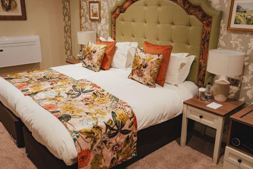 The Golden Fleece Hotel, Thirsk, North Yorkshire Zewnętrze zdjęcie