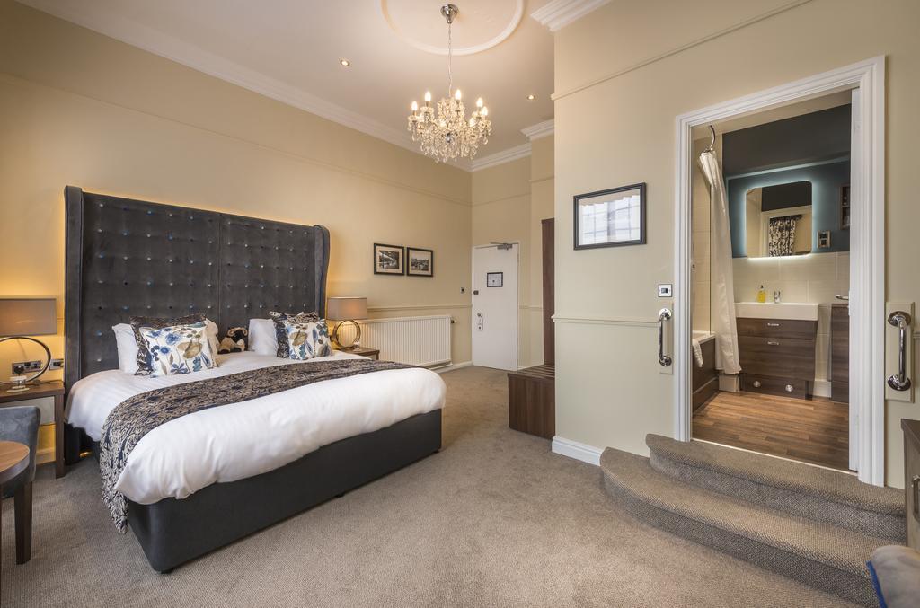 The Golden Fleece Hotel, Thirsk, North Yorkshire Zewnętrze zdjęcie