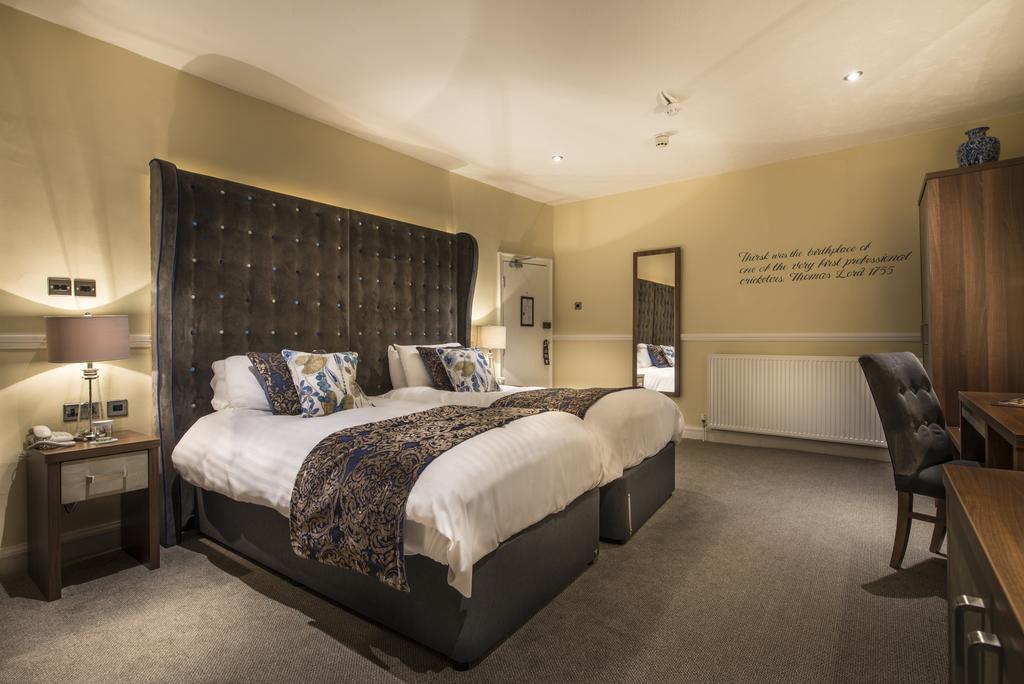 The Golden Fleece Hotel, Thirsk, North Yorkshire Zewnętrze zdjęcie