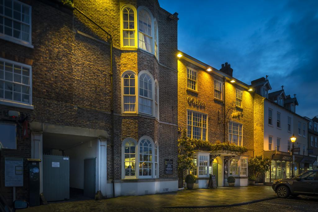 The Golden Fleece Hotel, Thirsk, North Yorkshire Zewnętrze zdjęcie