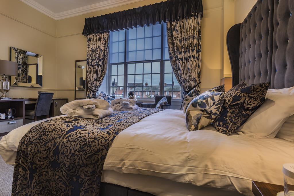 The Golden Fleece Hotel, Thirsk, North Yorkshire Zewnętrze zdjęcie