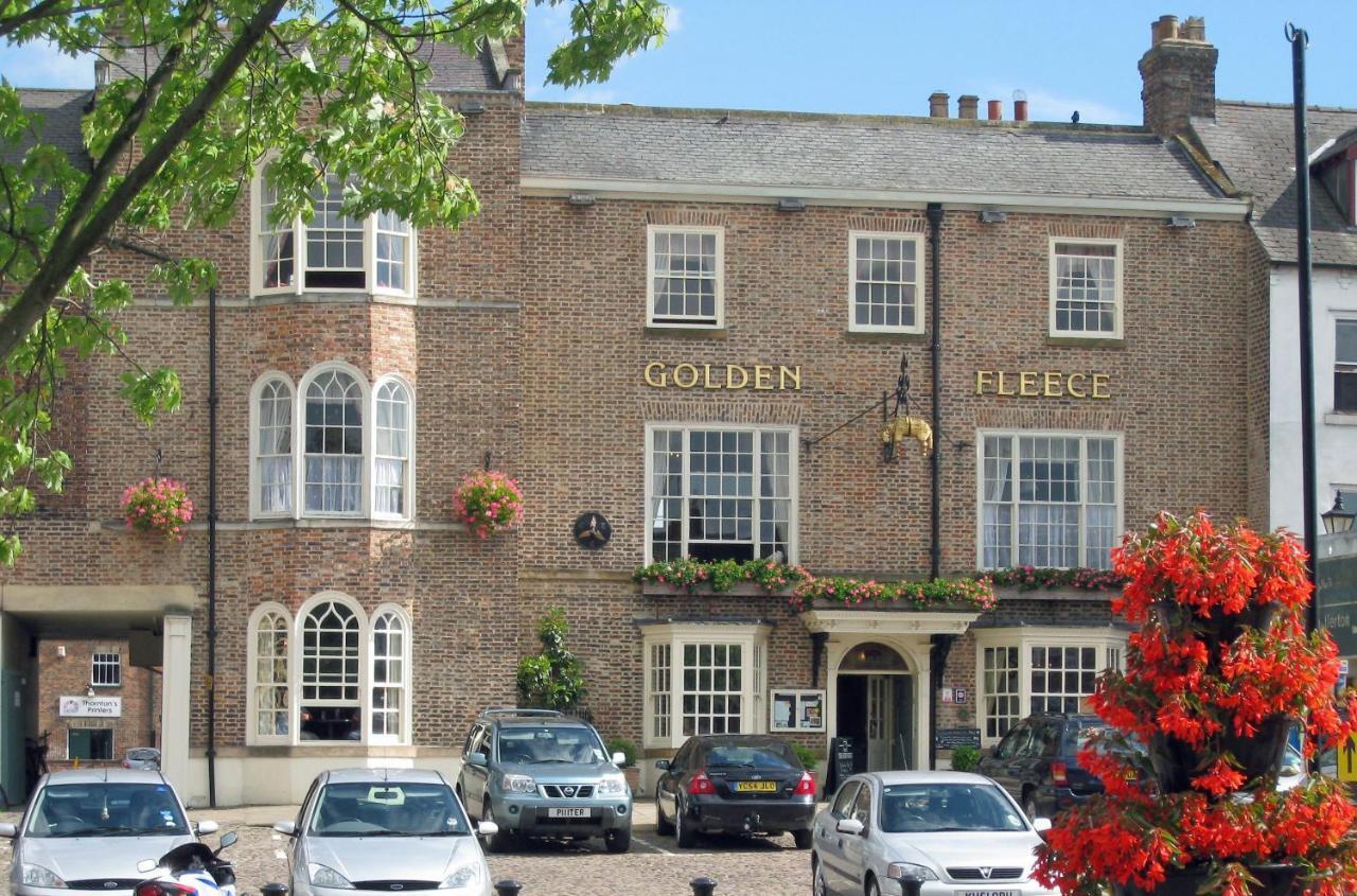 The Golden Fleece Hotel, Thirsk, North Yorkshire Zewnętrze zdjęcie